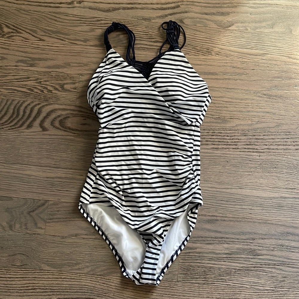 Stripped swimsuit with built in padding